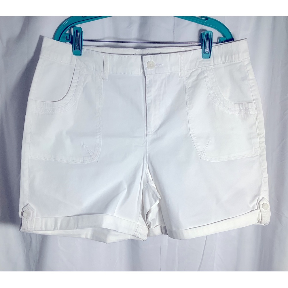 Gloria Vanderbilt White Shorts
